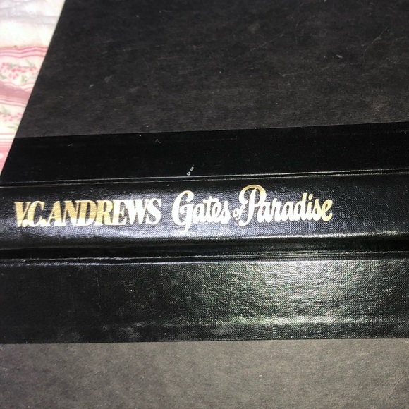 VC Andrews 'Gates of Paradise' Hardcover Book - Picture 1 of 5